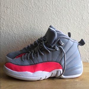 Air Jordan 12 GIRLS wolf Gray /Hot Pink Pre-Owned